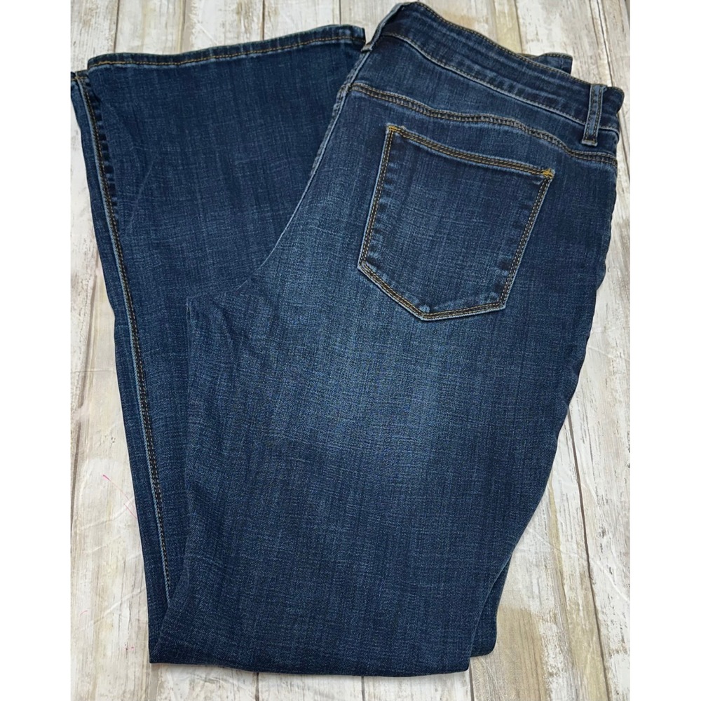 Dark Wash Mid Rise Bootcut  Jeans Blue Five Pocket Size 0.5 short(U.S. 6‎ short)